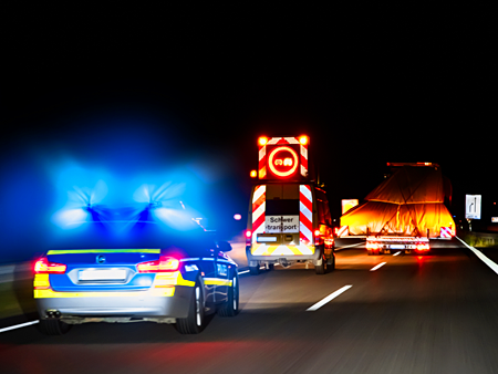 RIVO Trans GmbH – Обеспечение сопровождения негабаритных перевозок полицией и автомобилями прикрытия