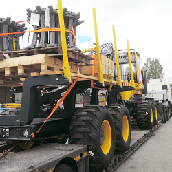 Transporte mehreren Forstmaschinen FORWARDER ECO LOG 574 von Schweden, Soderhamn nach Russland, Krasnoyarsk